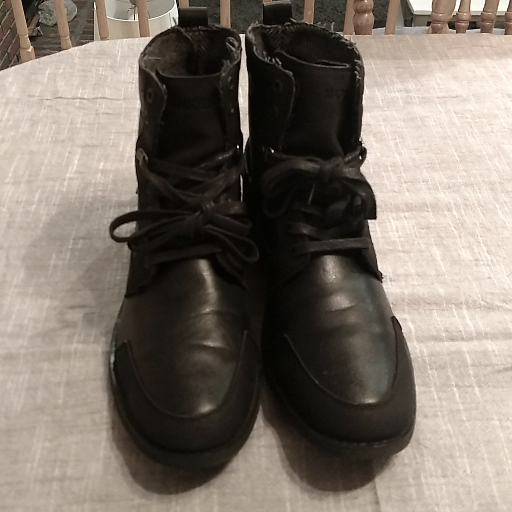 Steve Madden Rugger Boots